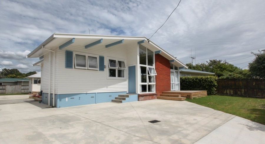  at 40 Garden Heights Avenue, Glenview, Hamilton