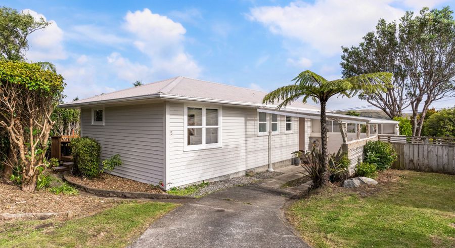  at 5 Pauline Way, Paparangi, Wellington, Wellington