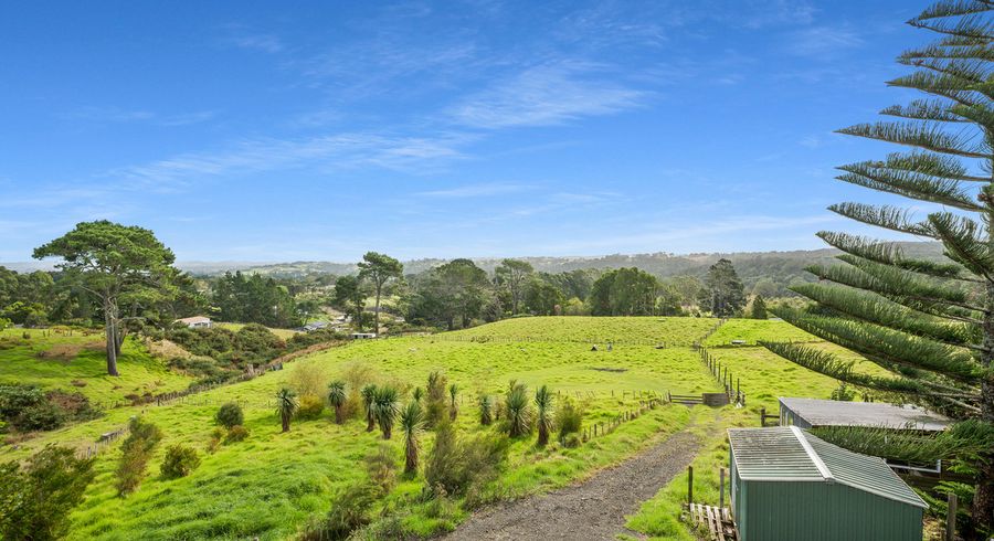  at 380 Paremoremo Road, Paremoremo, Auckland