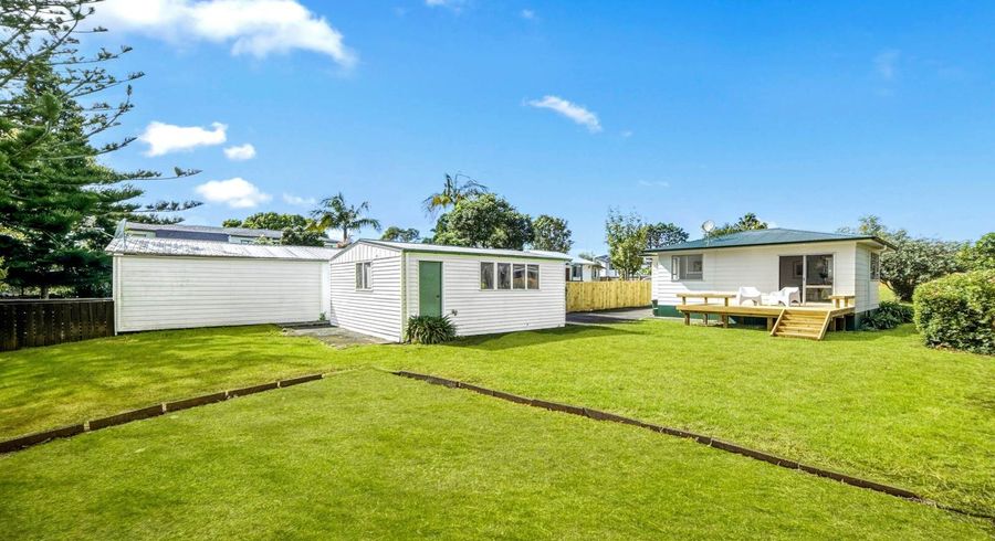  at 99  Riverpark Crescent, Henderson, Waitakere City, Auckland