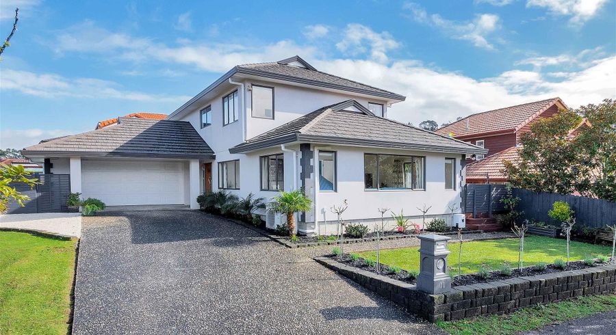  at 11 SOUTH KENSINGTON WAY, Henderson, Auckland