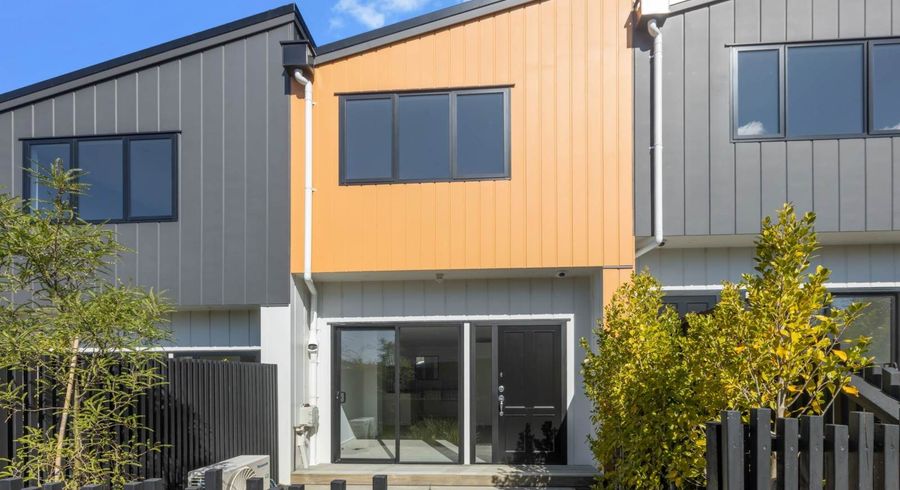  at 329E Rangatira Road, Beach Haven, North Shore City, Auckland
