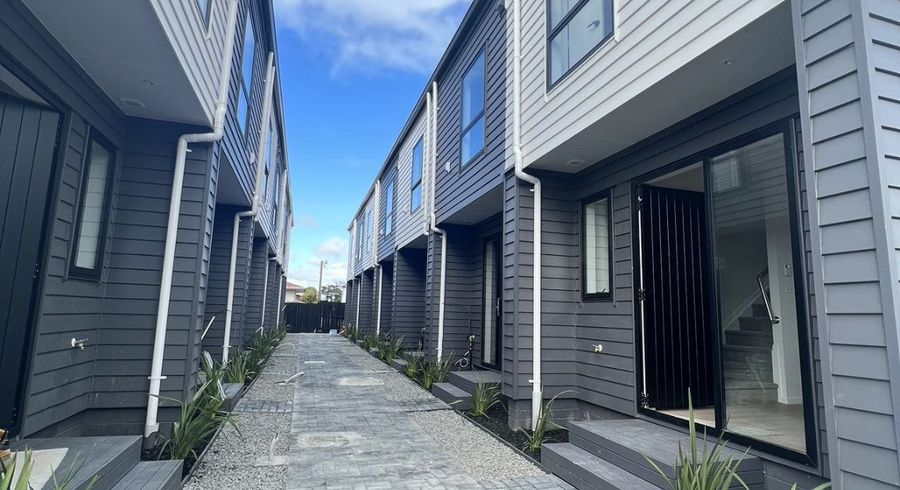  at 13/1 Cape Road, Mangere, Manukau City, Auckland