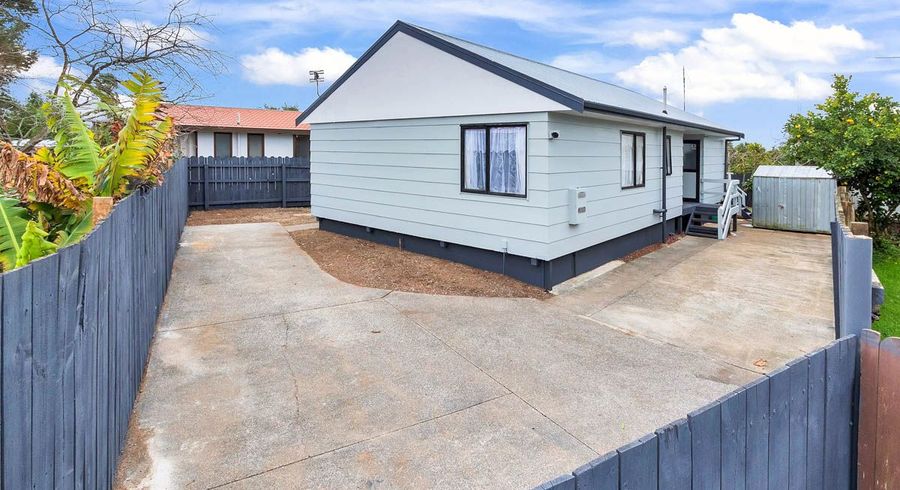  at 2/12 Cameron Place, Ranui, Auckland