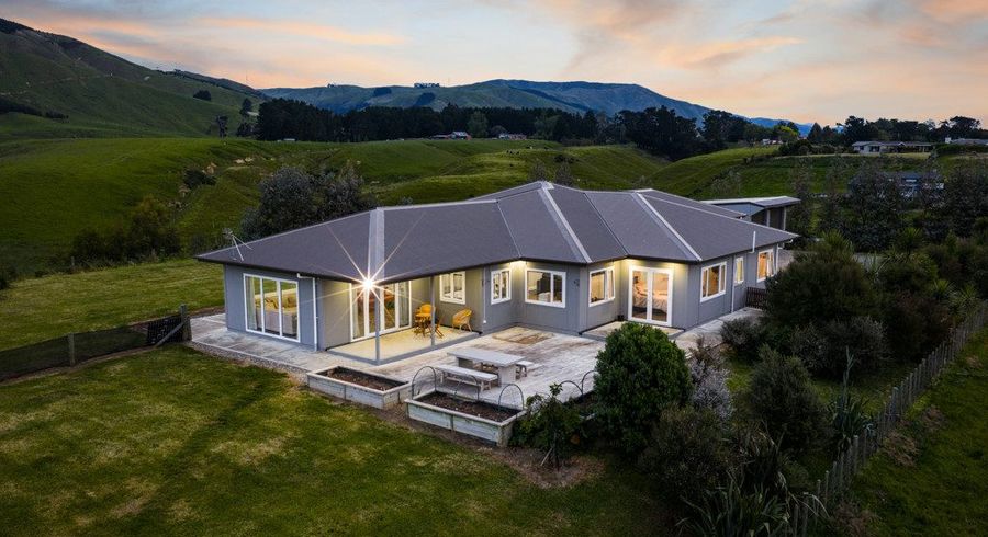  at 52 Highland View Drive, Tokomaru, Horowhenua, Manawatu / Whanganui