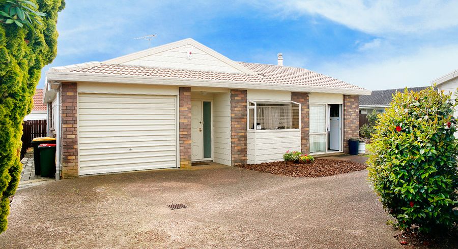 at 2/19 Lupton Road, Manurewa, Auckland