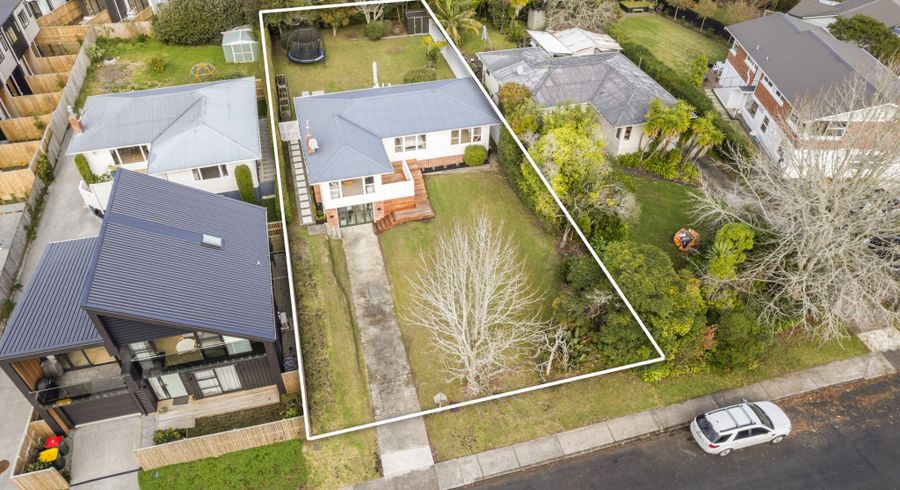  at 31 Renata Crescent, Te Atatu Peninsula, Auckland