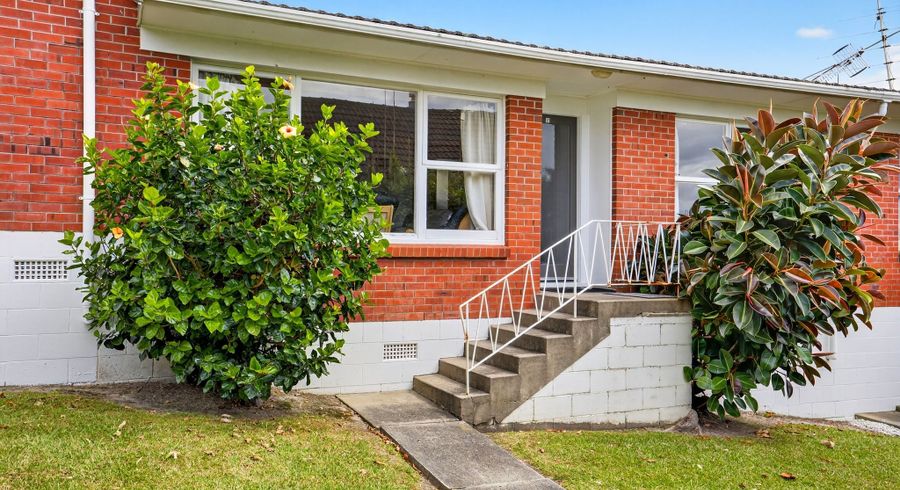  at 2/497 Beach Road, Murrays Bay, North Shore City, Auckland