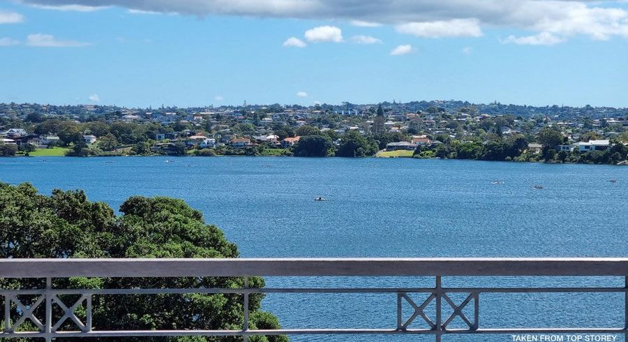  at 1/248 Hurstmere Road, Takapuna, Auckland