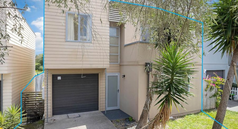  at 8 Albionvale Road, Glen Eden, Auckland