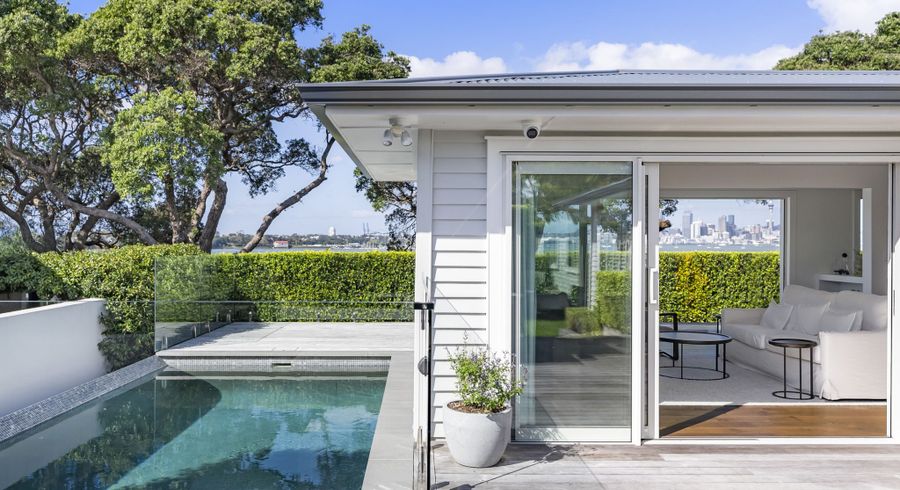  at 21 Heath Avenue, Northcote, North Shore City, Auckland