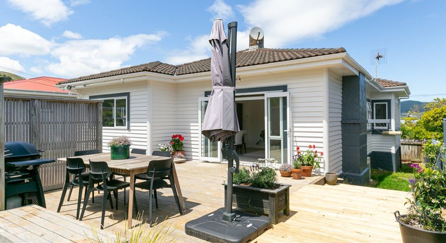  at 8 Mexted Terrace, Tawa, Wellington