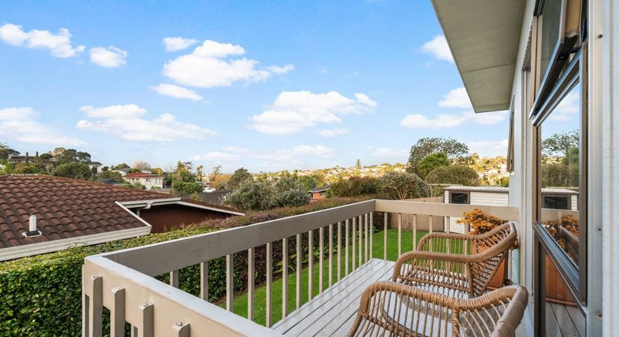  at 1/12 King Richard Place, Browns Bay, Auckland
