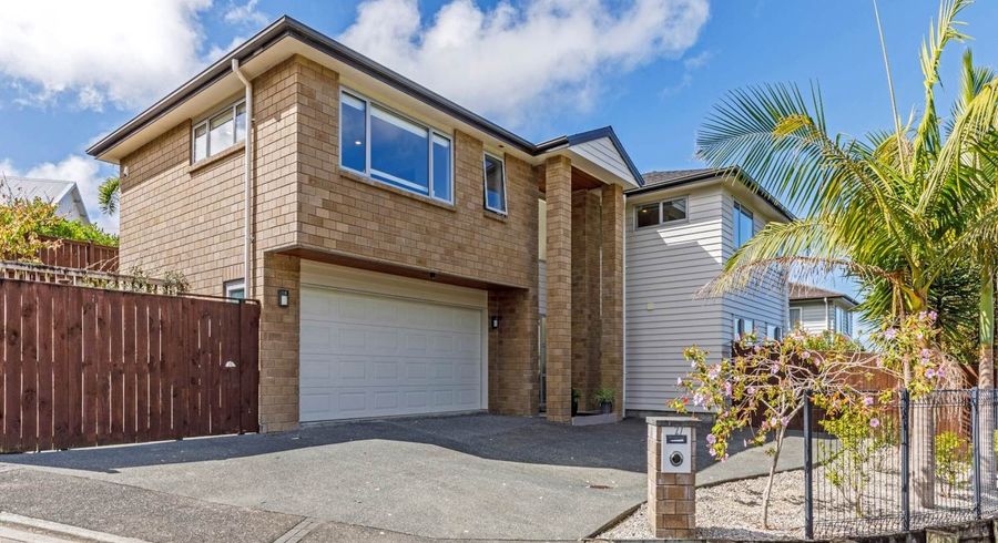  at 27 The Avenue, Albany, Auckland