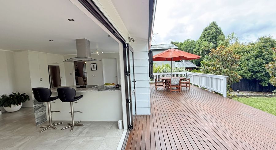  at 16 Onetaunga Road, Chatswood, North Shore City, Auckland
