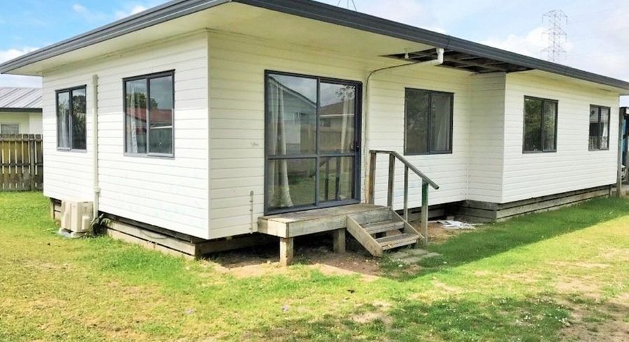  at 2/5 Solveig Place, Randwick Park, Manukau City, Auckland