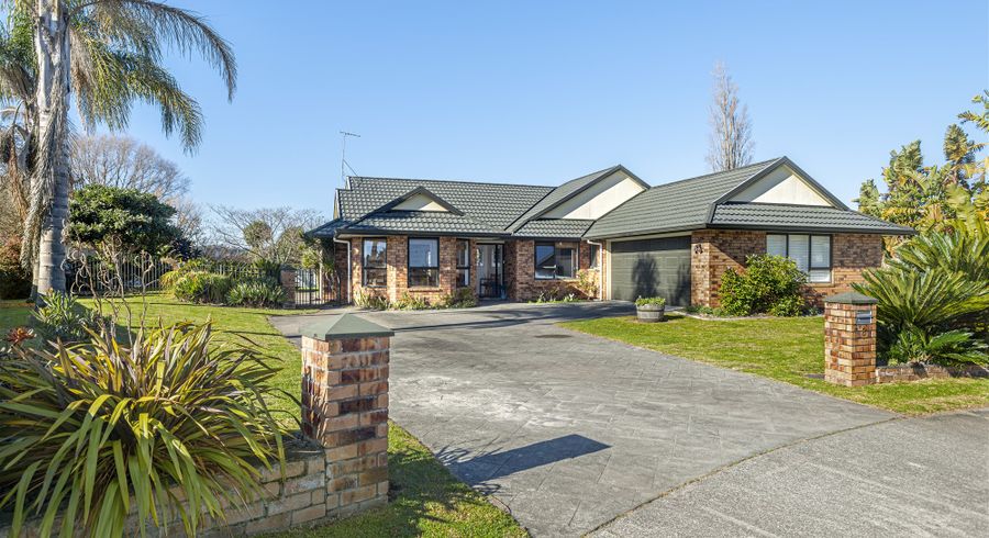  at 8 Claire Place, Lytton West, Gisborne