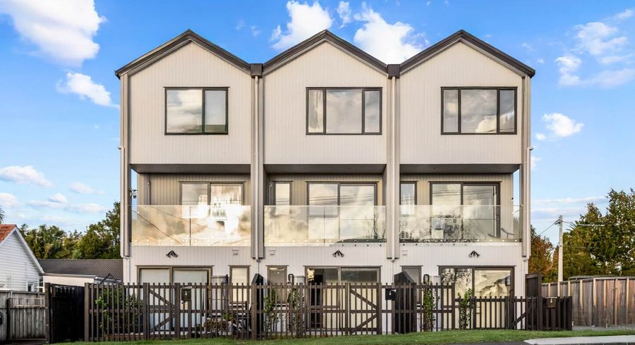  at 113 Te Atatu Road, Te Atatu South, Waitakere City, Auckland