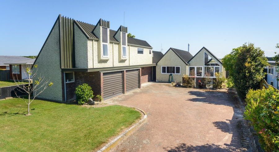  at 111 Benmore Avenue, Cloverlea, Palmerston North, Manawatu / Whanganui
