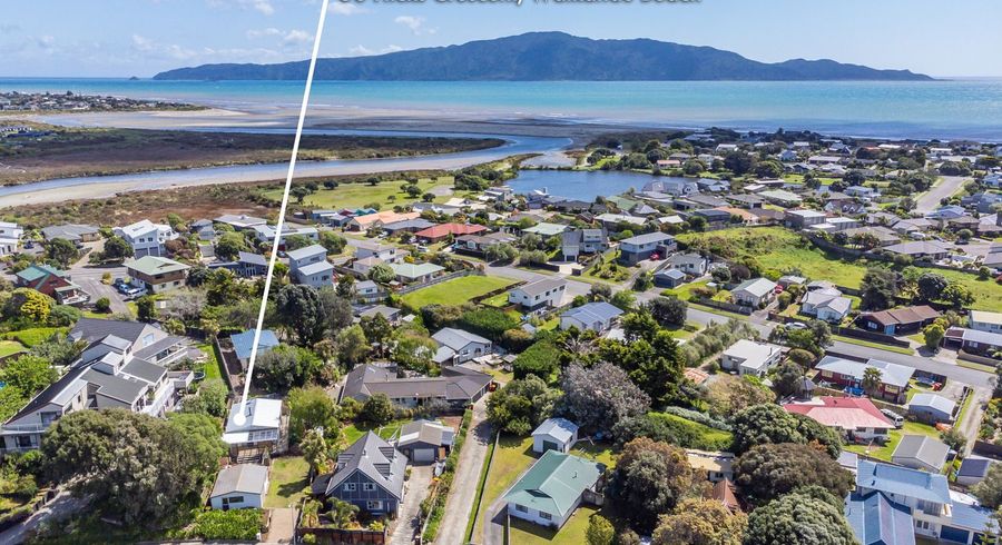  at 38 Hicks Crescent, Waikanae Beach, Waikanae