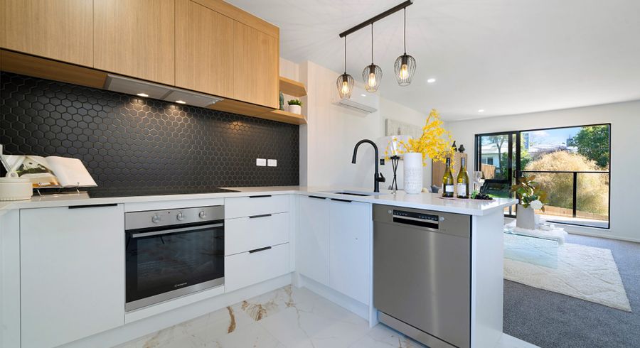  at 11 Sarona Avenue, Glen Eden, Waitakere City, Auckland