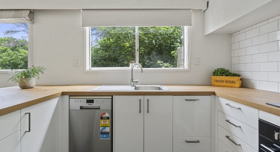  at 16 Penryn Drive, Camborne, Porirua
