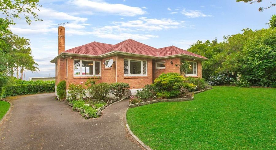  at 141 Glenfield Road, Glenfield, North Shore City, Auckland