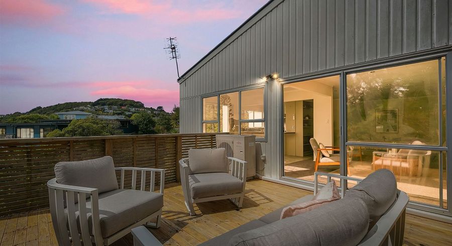 at 34 Oak Avenue, Paremata, Porirua