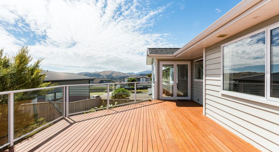  at 14 Canary Way, Whitby, Porirua