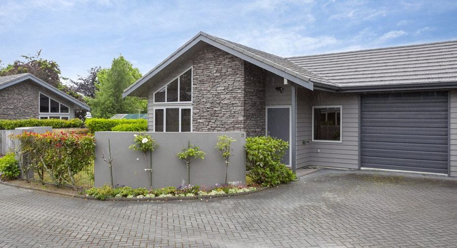  at 17 Parata Street, Two Mile Bay, Taupo