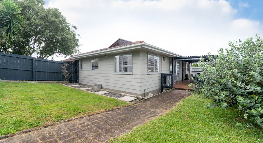  at 1/20 Lambrown Drive, Totara Vale, North Shore City, Auckland