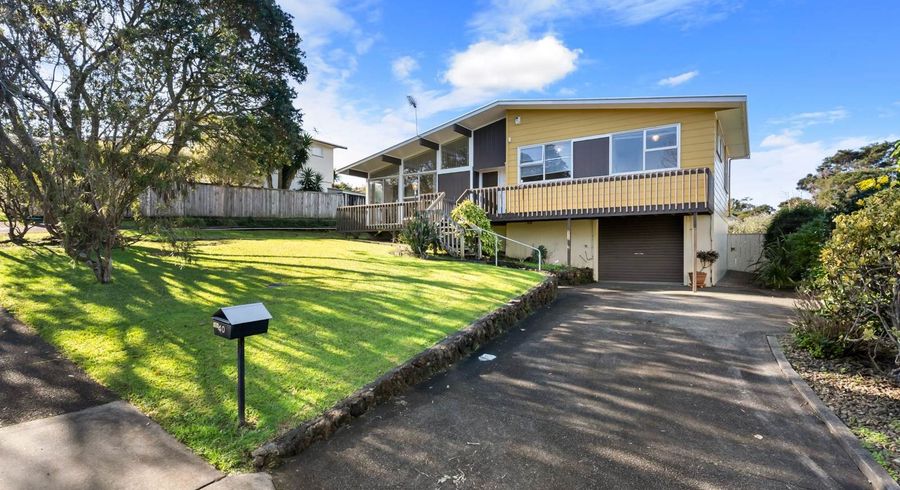  at 40 Easton Park Parade, Glenfield, North Shore City, Auckland