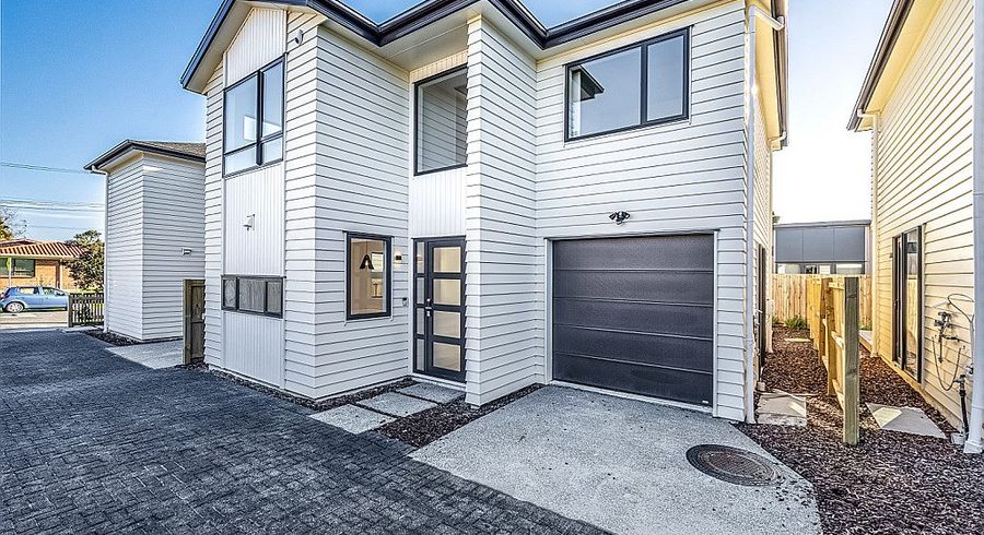  at 4A Ropata Avenue, Point England, Auckland