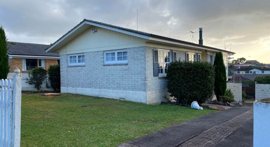  at 12 Fitzwater Place, Henderson, Waitakere City, Auckland