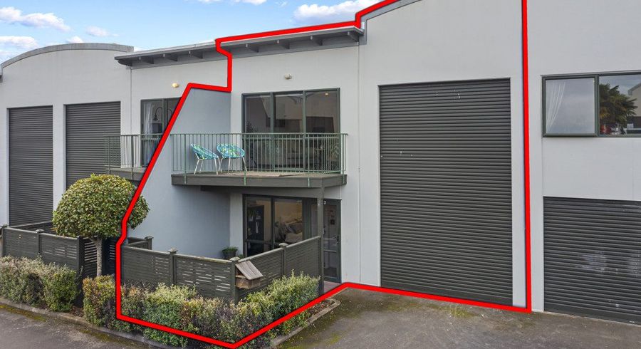  at 2/6 Airborne Road, Rosedale, North Shore City, Auckland