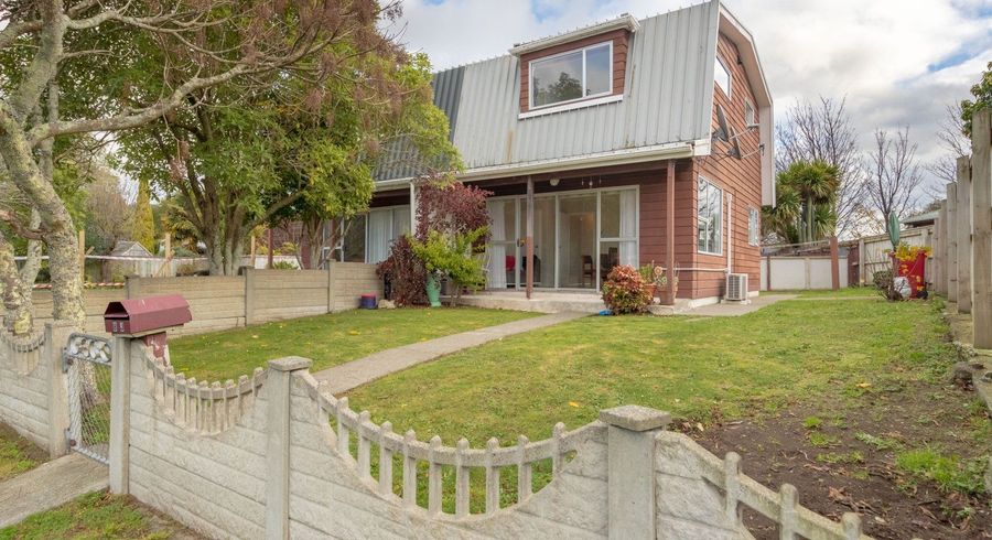  at 8J Montgomery Crescent, Clouston Park, Upper Hutt