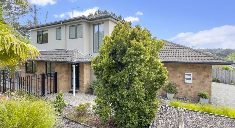  at 11 Amber Glen, Albany, Auckland