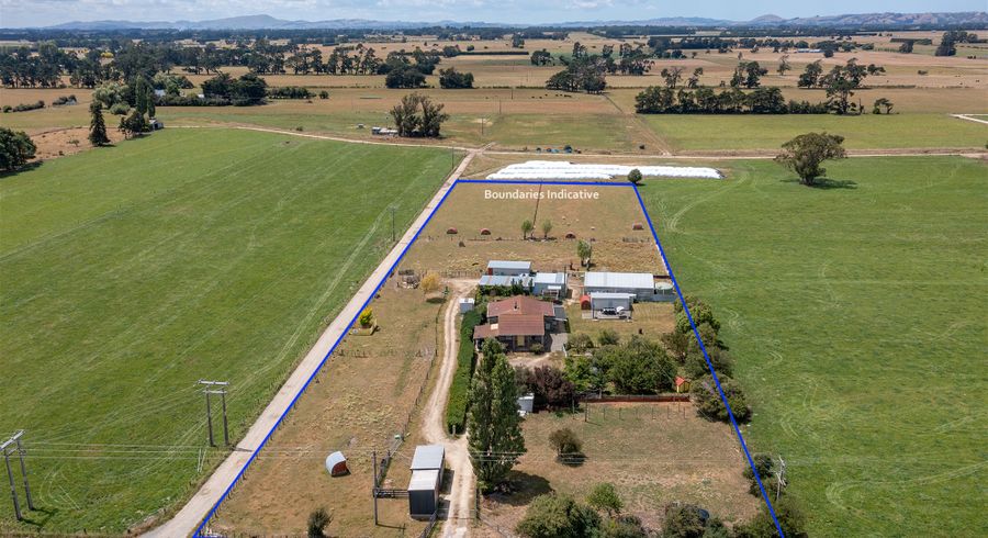  at 77 Somerset Road, Clareville, Carterton