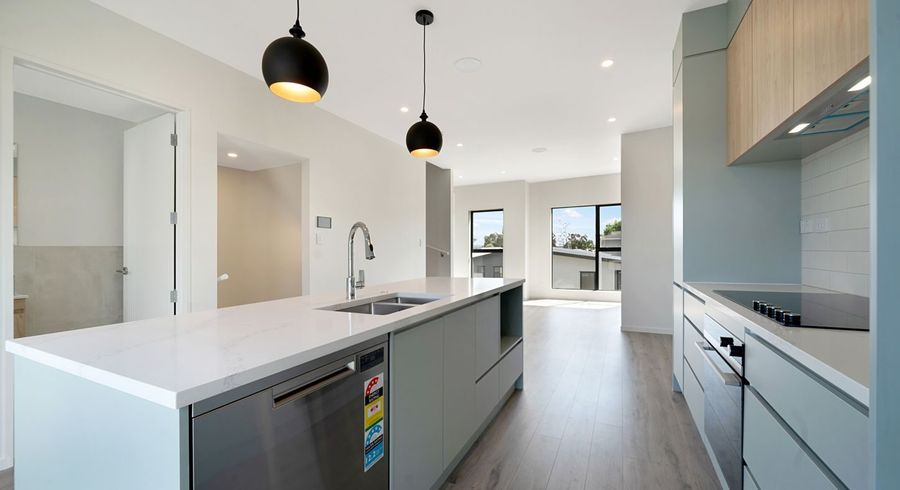  at 5/107 Hobsonville Road, West Harbour, Auckland