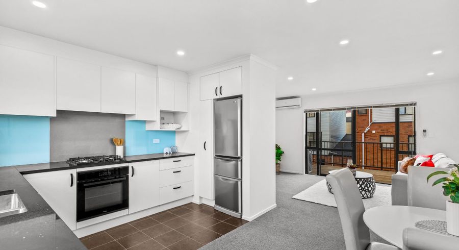  at 10/172 McLeod Road, Te Atatu South, Waitakere City, Auckland
