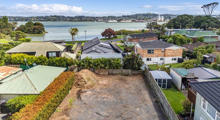  at 12 Church Road, Mangere Bridge, Manukau City, Auckland