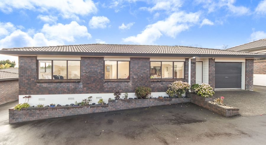  at 2/111 Sturges Road, Henderson, Auckland