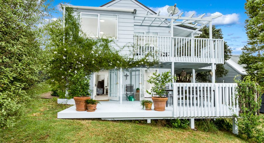  at 134 Lynn Road, Bayview, Auckland