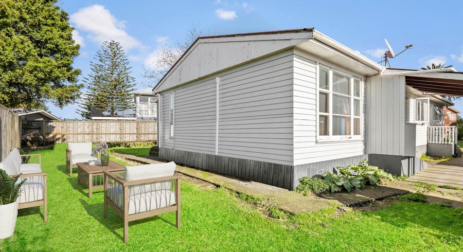  at 2/300 Panama Road, Mount Wellington, Auckland