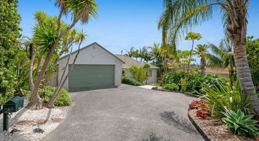  at 10 Jacanas Place, Unsworth Heights, North Shore City, Auckland