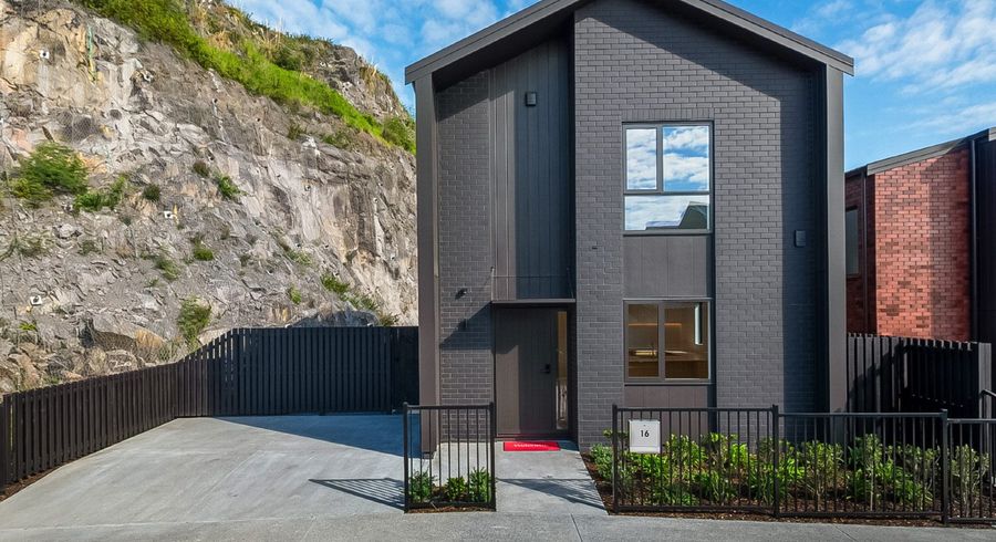  at 16 Koinaki Road, Stonefields, Auckland City, Auckland