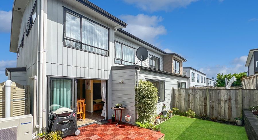  at 12 Toia Lane, Millwater, Rodney, Auckland