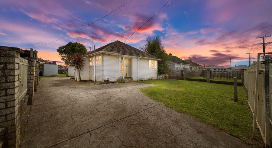 at 7 Farmer Street, Mangere East, Auckland