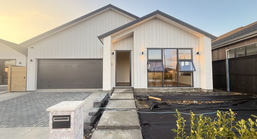  at 11 Pupu Crescent, Opaheke, Papakura, Auckland