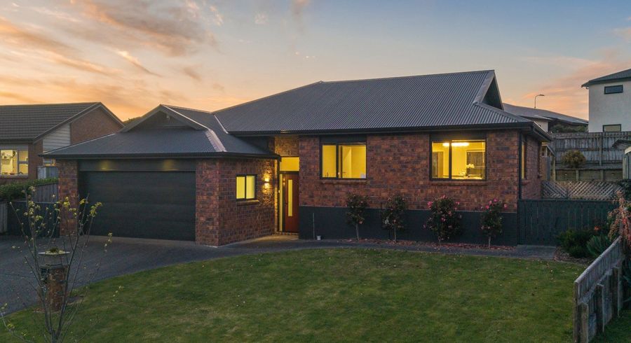  at 6 Aotea Drive, Aotea, Porirua, Wellington